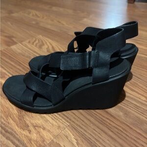 ECCO Black Leather Wedge Sandals Size 8/38